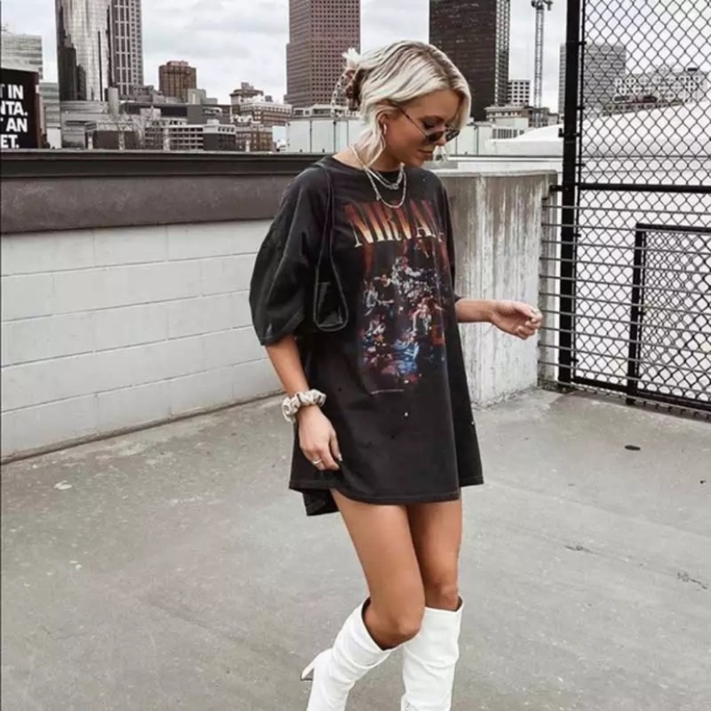 Oversized Nirvana Concert Vintage Band Graphic Tee - Picture 2 of 11